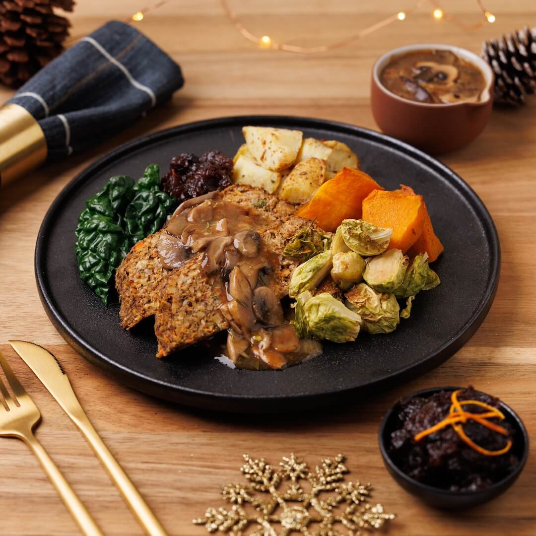 Christmas Roast with Veggies, Mushroom Gravy and Cranberry Sauce